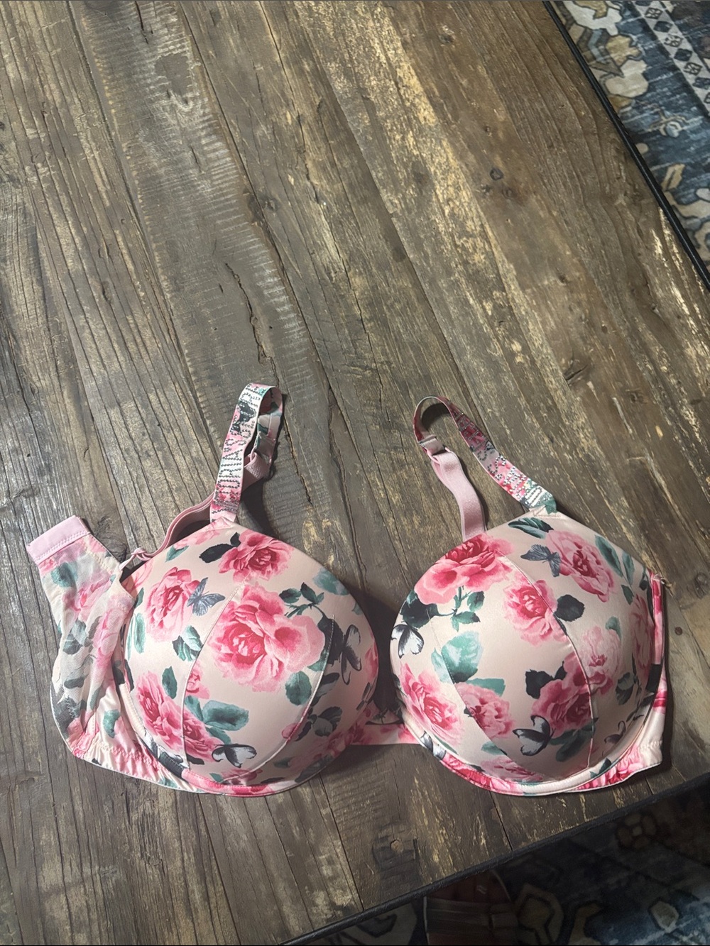 Victoria's Secret Pink Floral Very Sexy Push Up Shine Bra with Rhinestones! 38DD